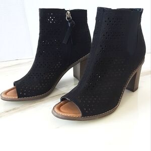 DR. SCHOLL'S Peyton Perforated Stack Heel Peep-Toe Ankle Boots Sz.8.5